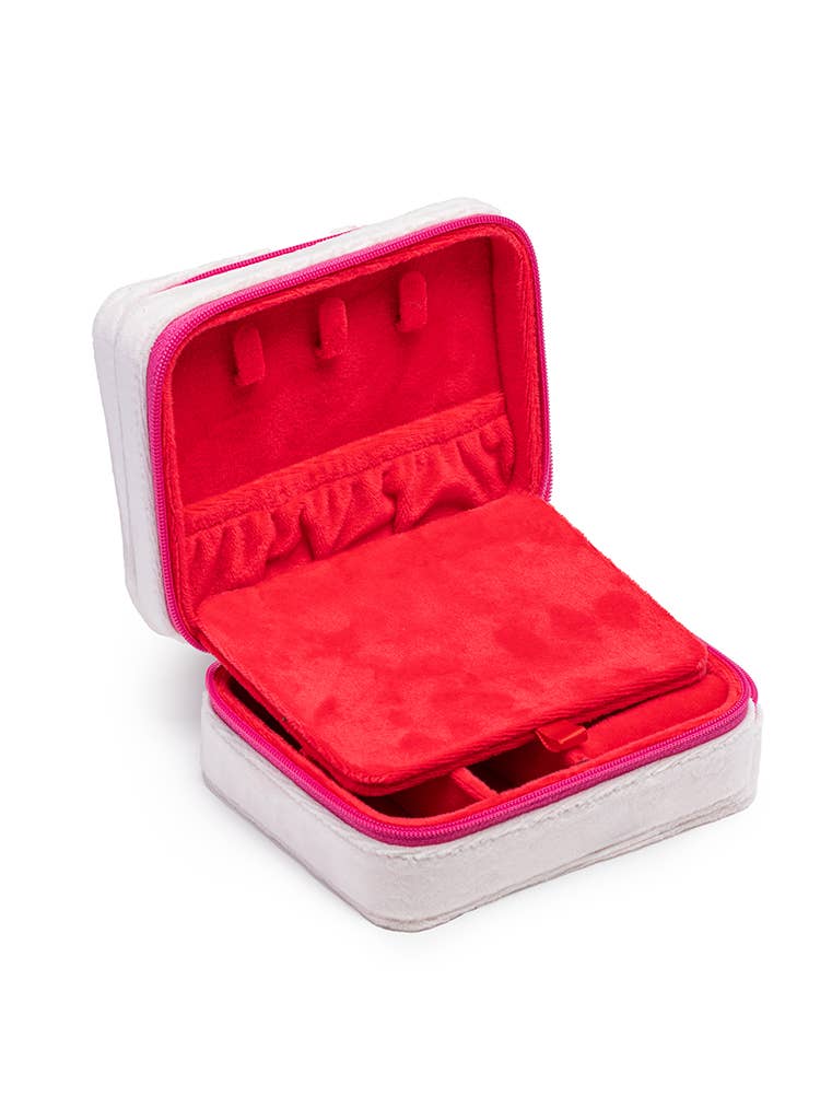 Living Royal - Wholesale Travel Container - Velvet Jewelry Zip Case / Organizer - Queen of Hearts -White2