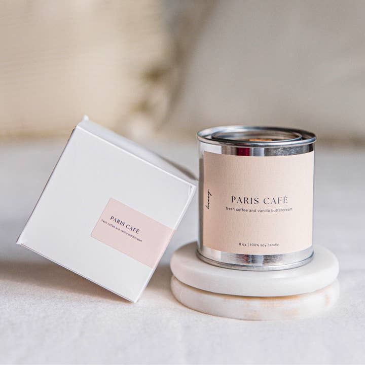 Bougie de soja Paris Café à mèche en bois de 8 oz, parfum de café pour décoration d'intérieur pour la vente par Honey Candle Studio