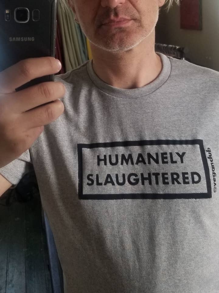 T-shirt Humanely Slaughtered pour la vente par Vegan Club