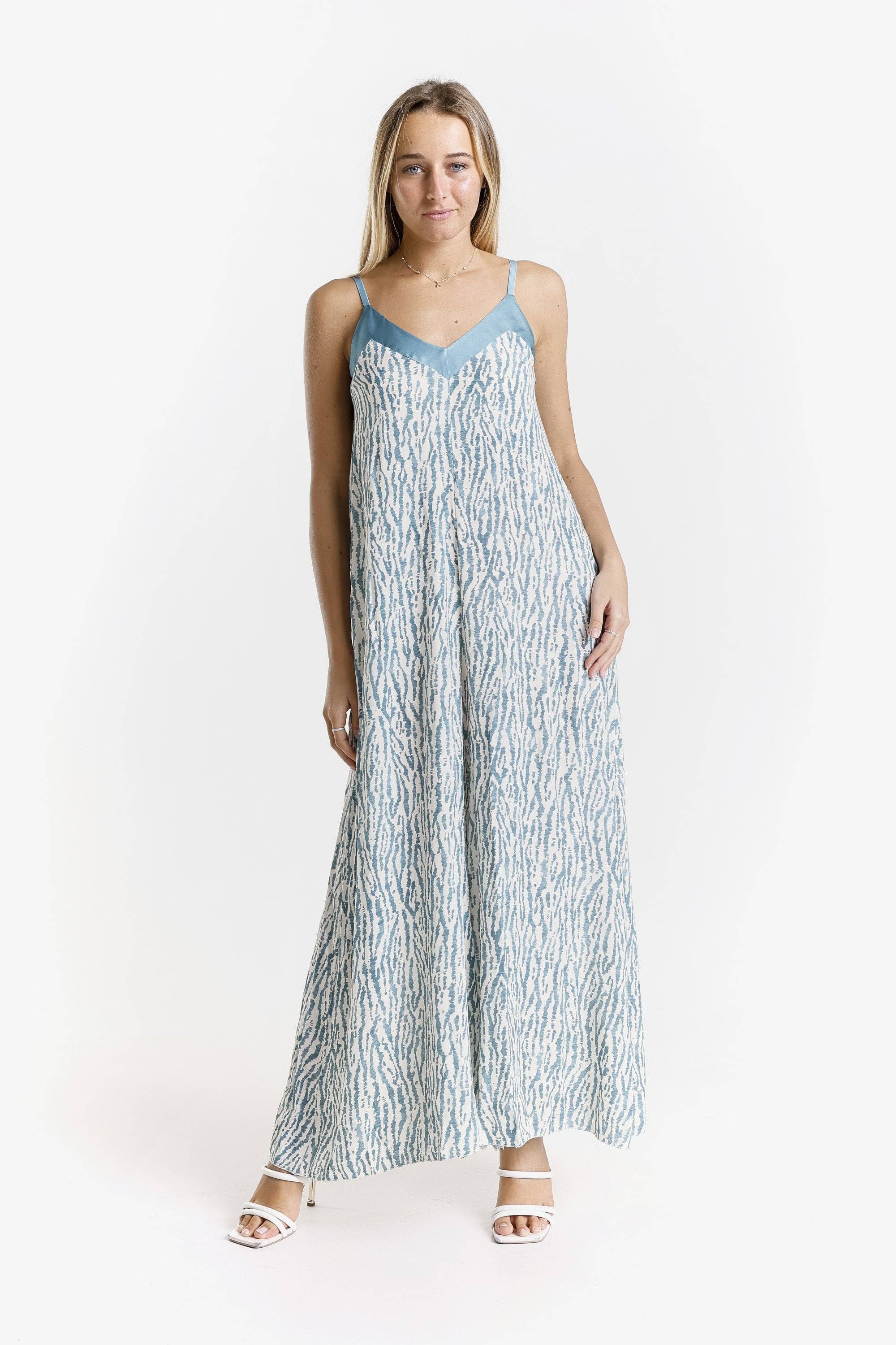 TINA Stephens Italy/Tees By Tina – Macacão - Mulher por atacado – Macacão Selena Rain com Estampa e Acabamento em Cetim (DT226R)4