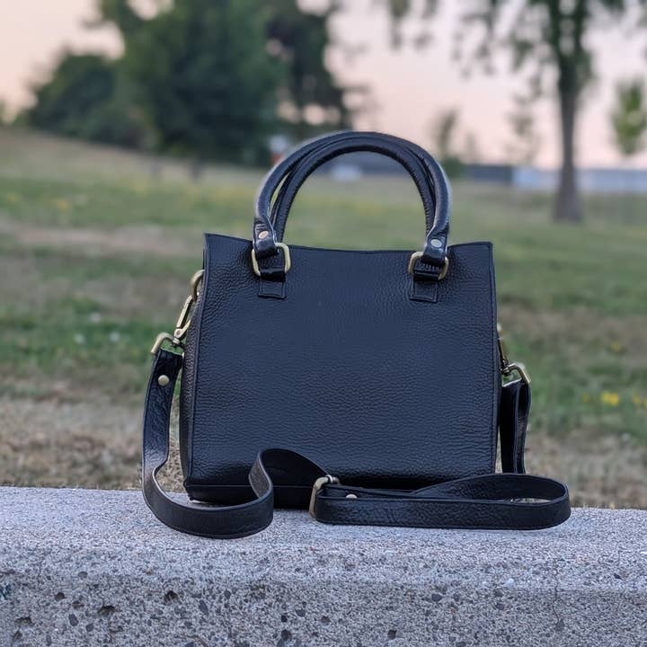 Alta Quero - Wholesale Crossbody Bag - Women's - Crossbody Bag, Black Leather, Ladies5