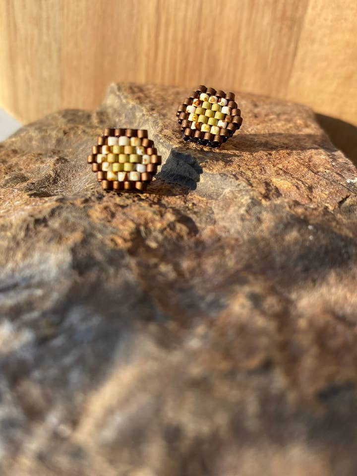 Brincos Neutro por atacado de Little Rogue Co