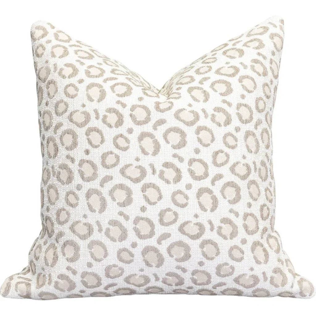 LOOMLAN – wholesale Throw/decorative pillow – Queen Of The Jungle Leopard Print Accent Throw Pillows0