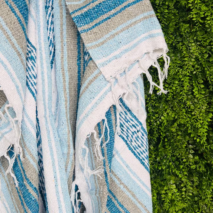 Mahalo Market - Wholesale Throw Blanket - Cold Plunge Throw Blanket l Throw Blanket | SpringDecor