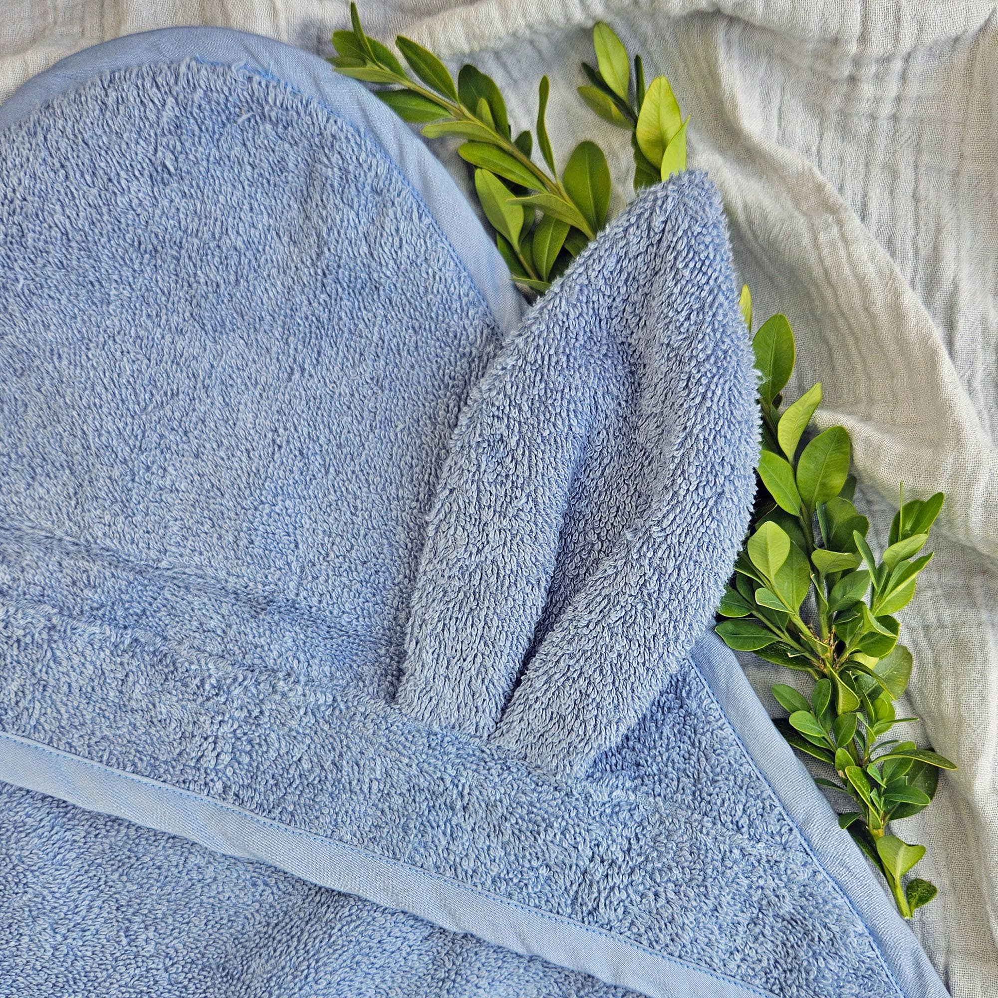 Summerville organic - Vente Sortie de bain - Enfant et bébé - Serviette à capuche pour bébé en coton biologique, lapin bleu poussiéreux3