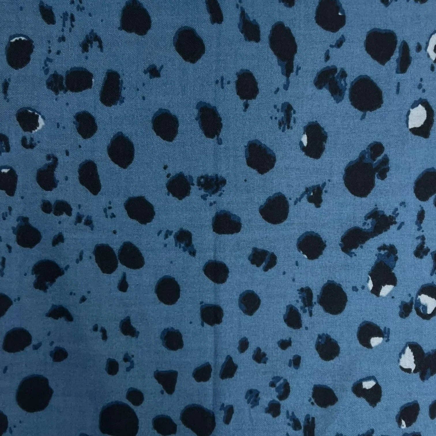 Lili Scarves (US Duty Free) – wholesale Scarf – Women's – Spotty Print Medium Weight Scarf6