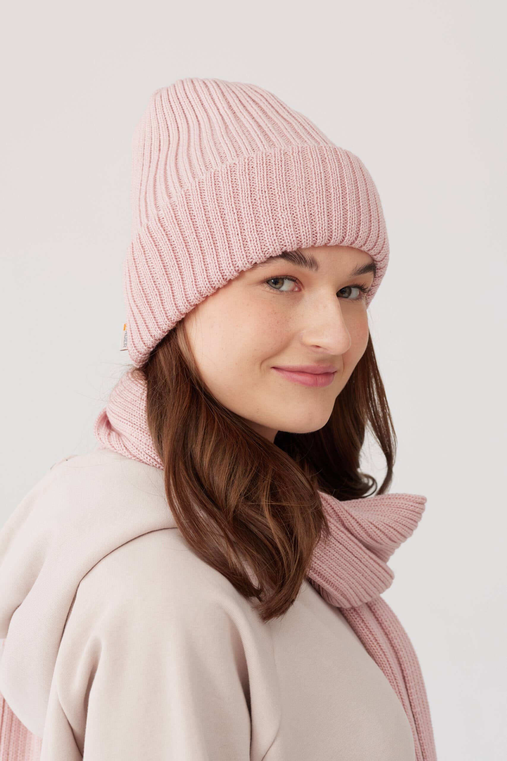 Ander - Wholesale Beanie - Women's - 100% merino wool DAILY beanie and scarf5