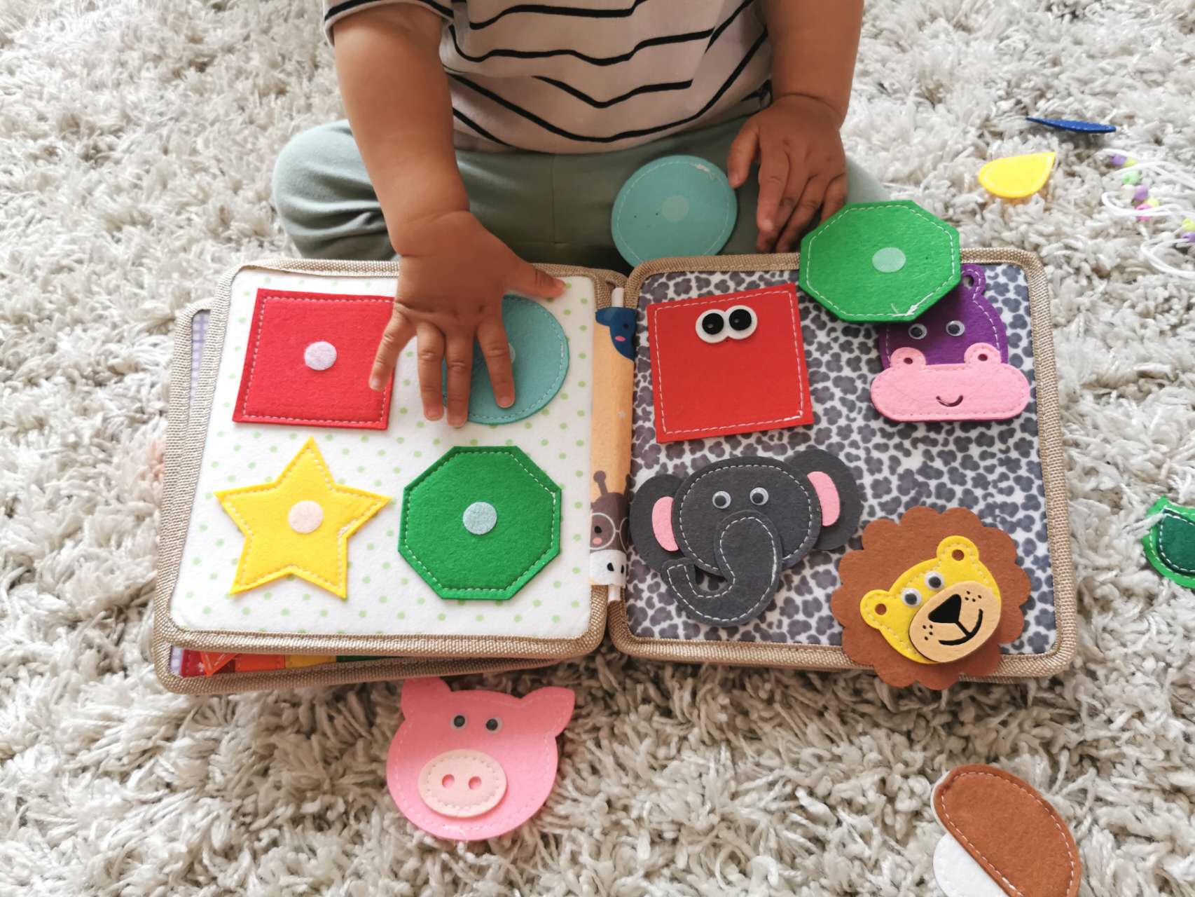 Joymaxx - Wholesale Kleurboek - Kinderen en baby - Montessori Drukbord Boek Giraffe voor Peuters2