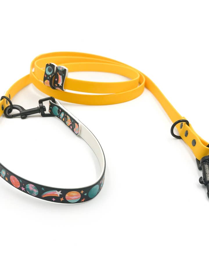 Out Of This World Hands-free Training Lead for wholesale by Hounds + Home