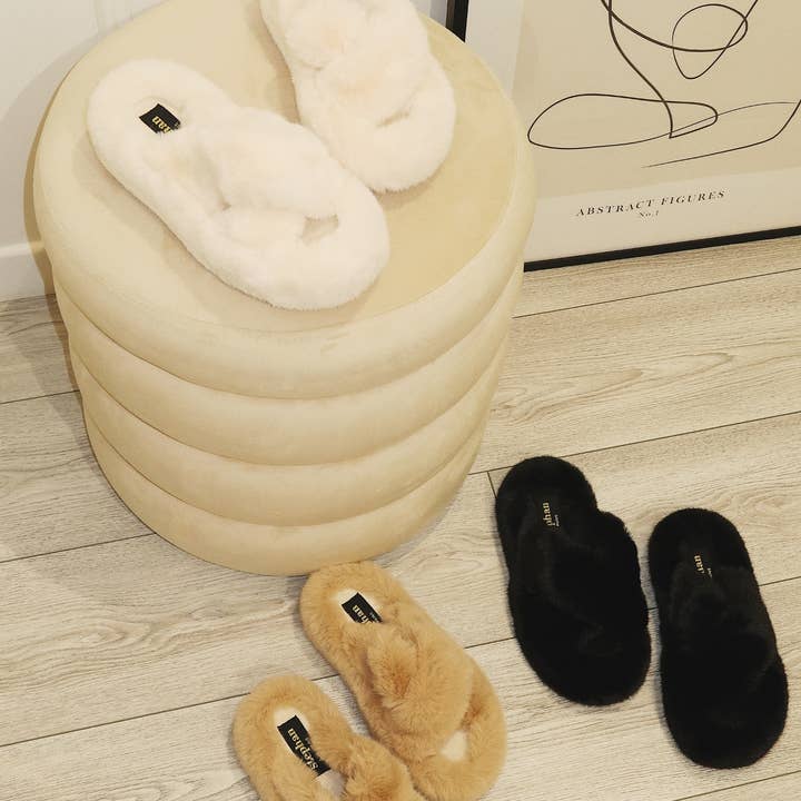 Stephan Paris - Wholesale Slippers - Women's - These WSL-188 faux fur sandals1