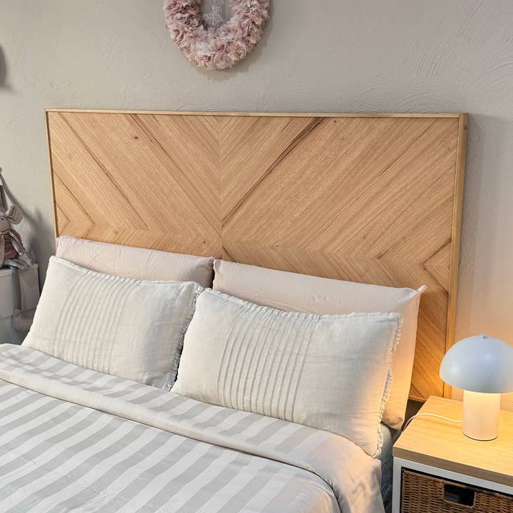 Tête de lit en bois Chevron pour la vente par Woodabu