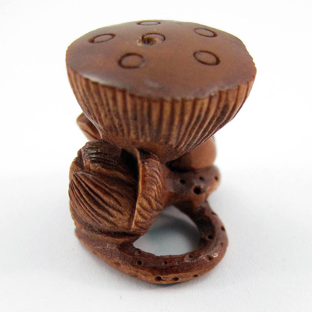 Tika - Wholesale Decorative Figurine - Boxwood Ojime - Lotus Frog3