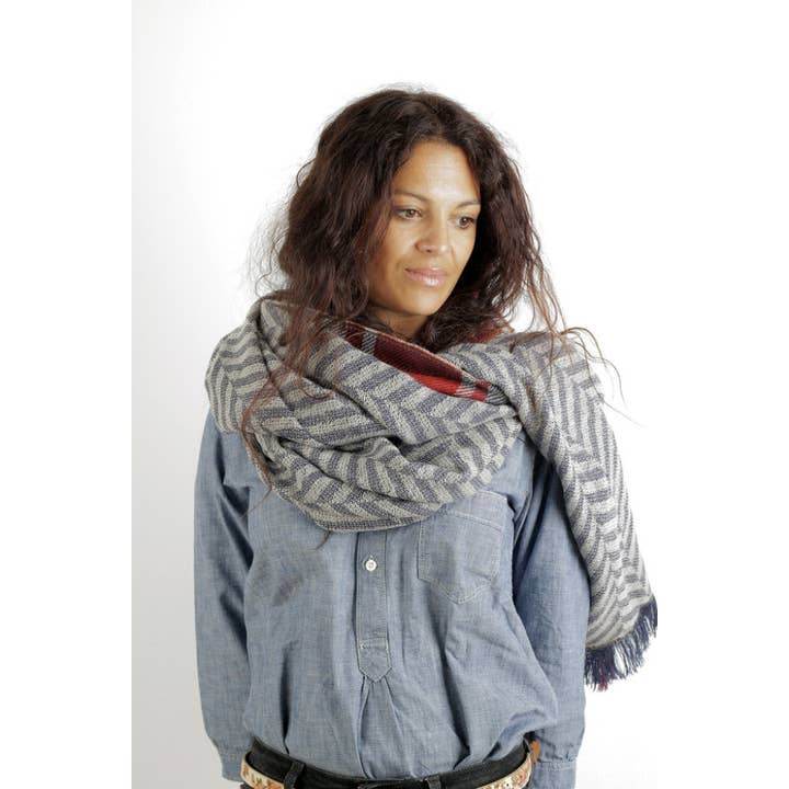 Cecilia Gallerani Scarf with Zigzag Pattern for wholesale by Evidence