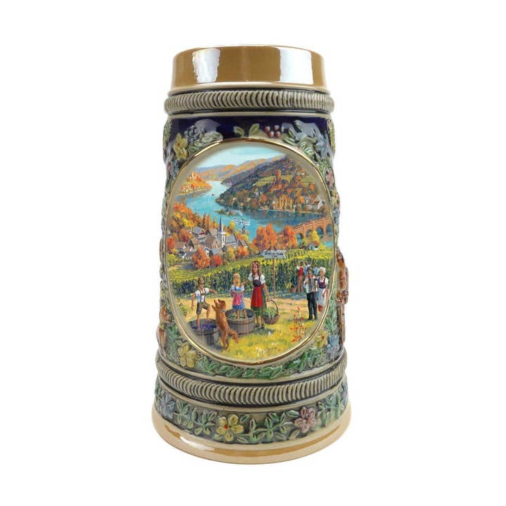 Chope à bière allemande Fall In 0,55 litre en céramique gaufrée pour la vente par European Heritage Gifts