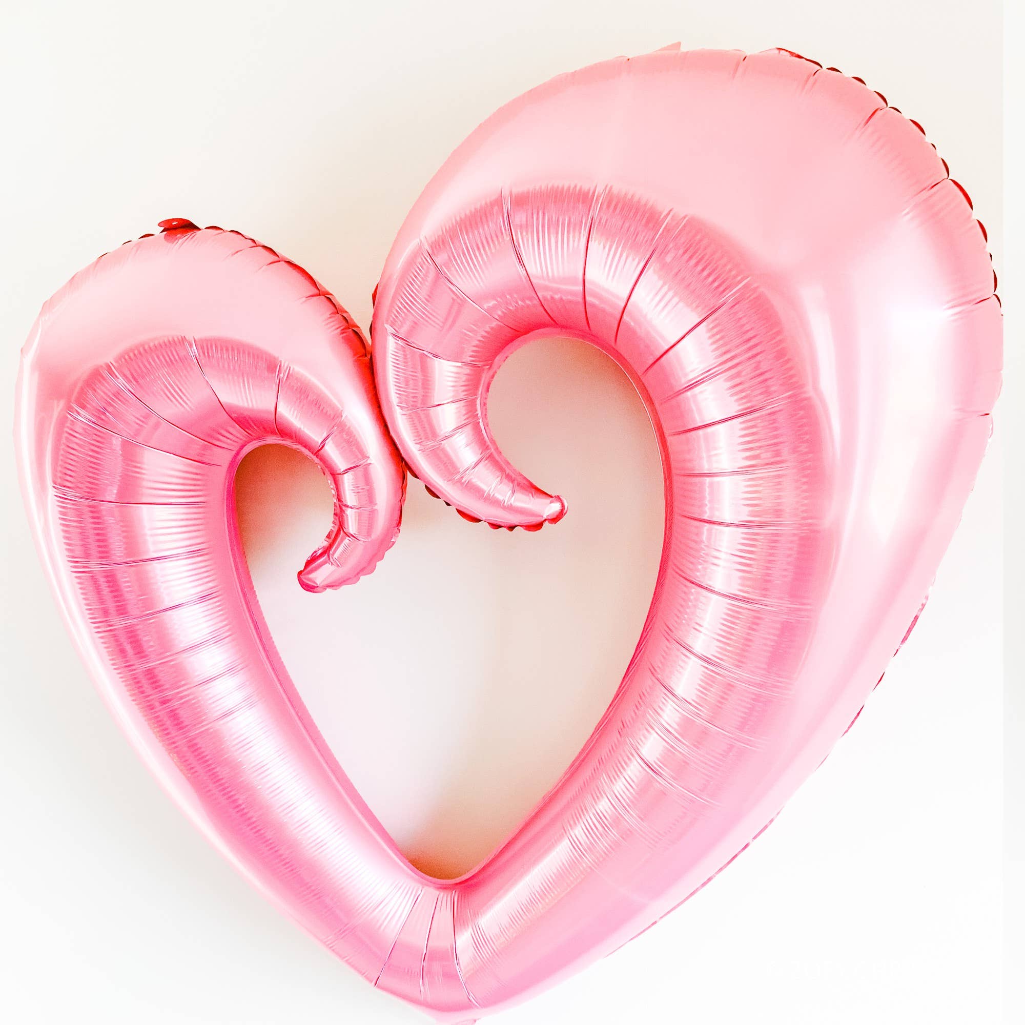 Zoey Christina - Wholesale Balloon - Jumbo Open Heart Shaped Balloon1