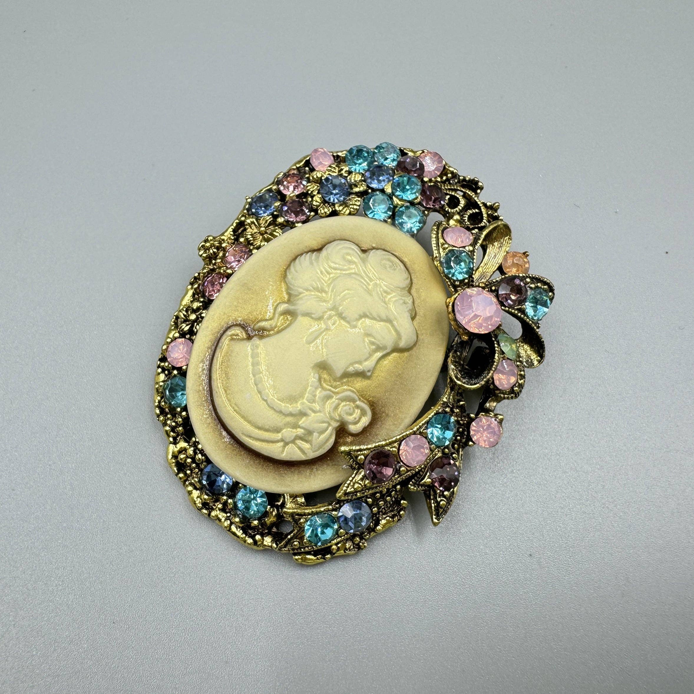 Multi Barock Kamé Strassbrosch PA5171 för wholesale på Faire6