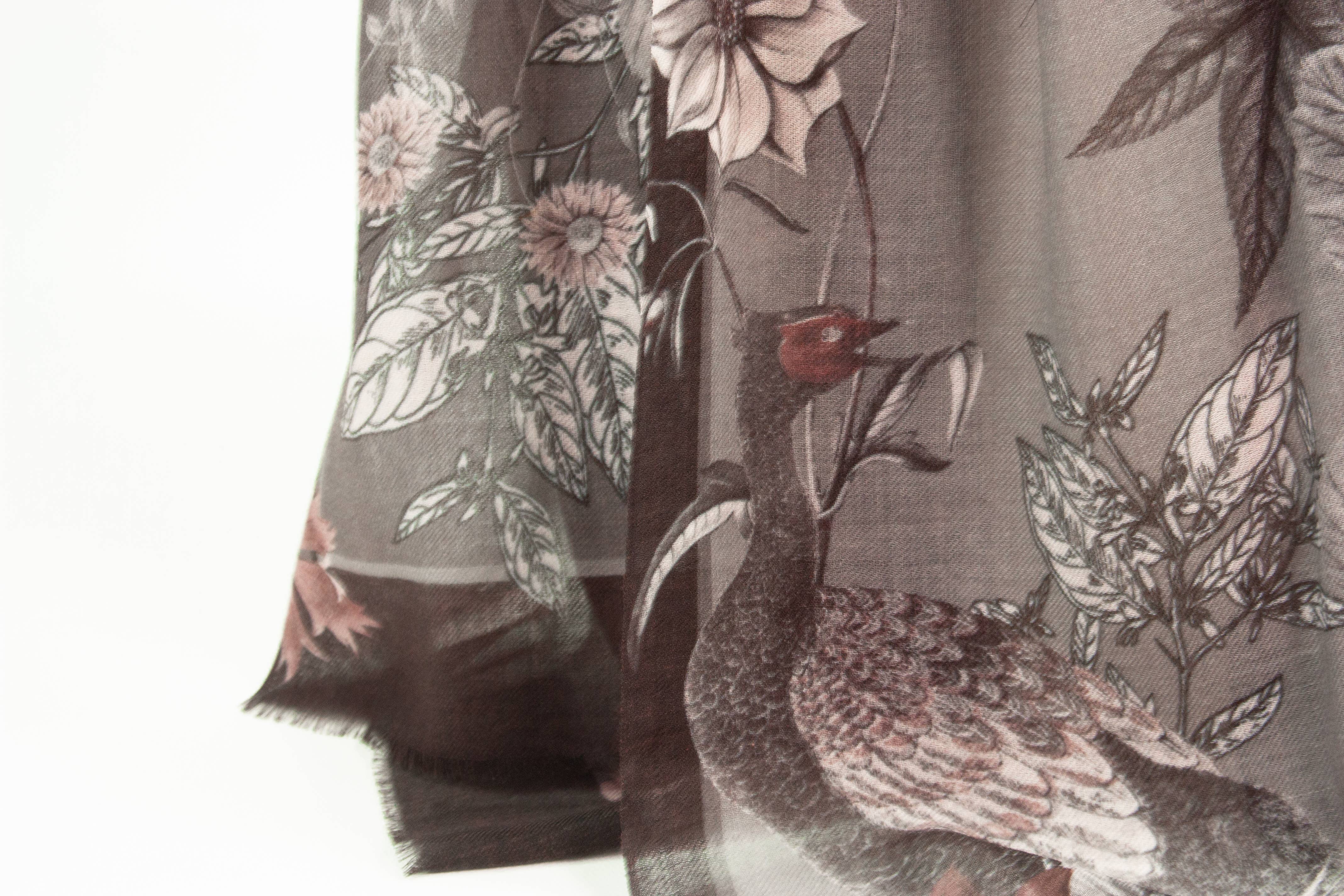 estelle - Venta al por mayor Bufanda - Mujer - Bufanda de lana fina/Flora & Fauna / antracita-burdeos4