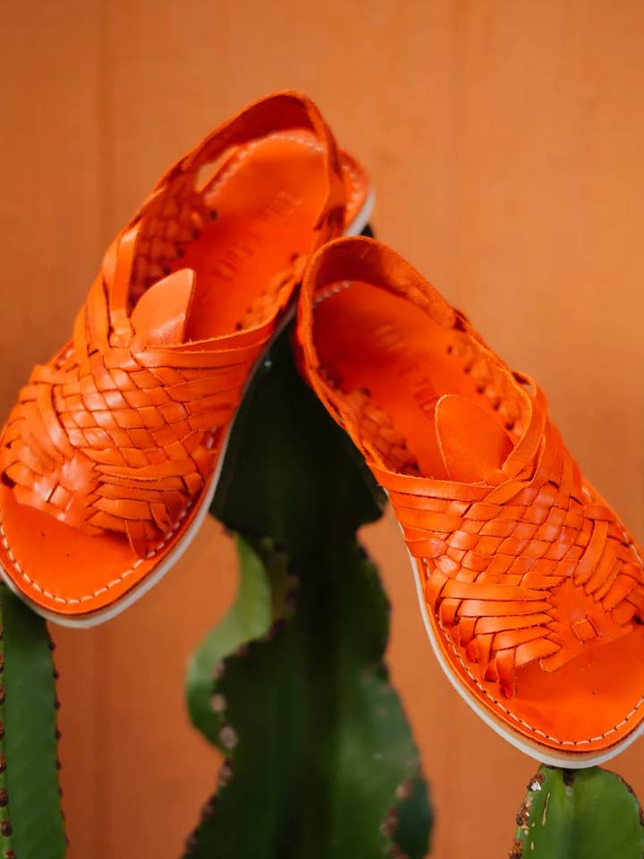 HUARACHES NARANJA PACHUCO para venta al por mayor de LOLA Y TULA