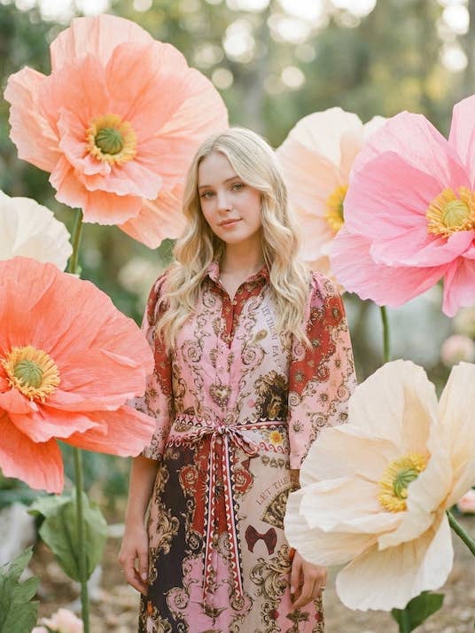 Robe Caftan Rouge Duchesse pour Femme pour la vente par Sandhya Garg