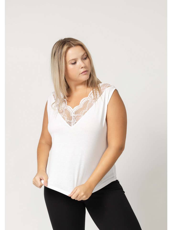 227030 - Viscose top with lace at the neckline Spring Summer Collection Large Sizes for wholesale by Teresa Cardoso Oliveira