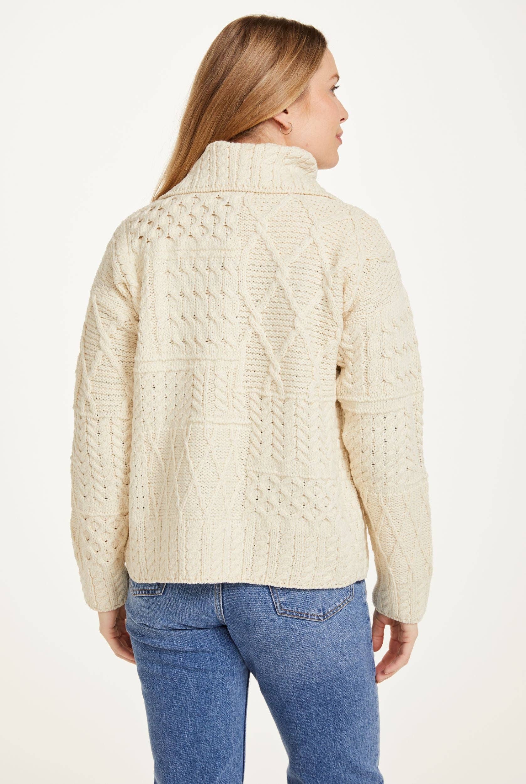 Aran Woollen Mills – Engroshandel Cardigan - Dame – Céide dames Aran cardigan – creme1