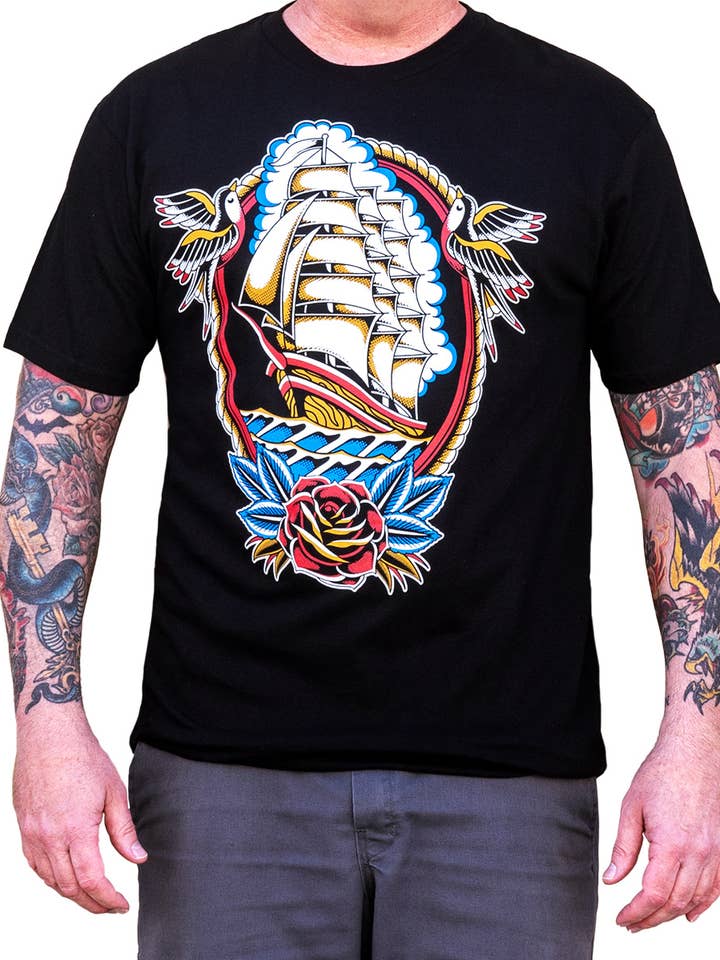 Navegación Suave - Camiseta Gráfica para Hombre para venta al por mayor de Black Market Art