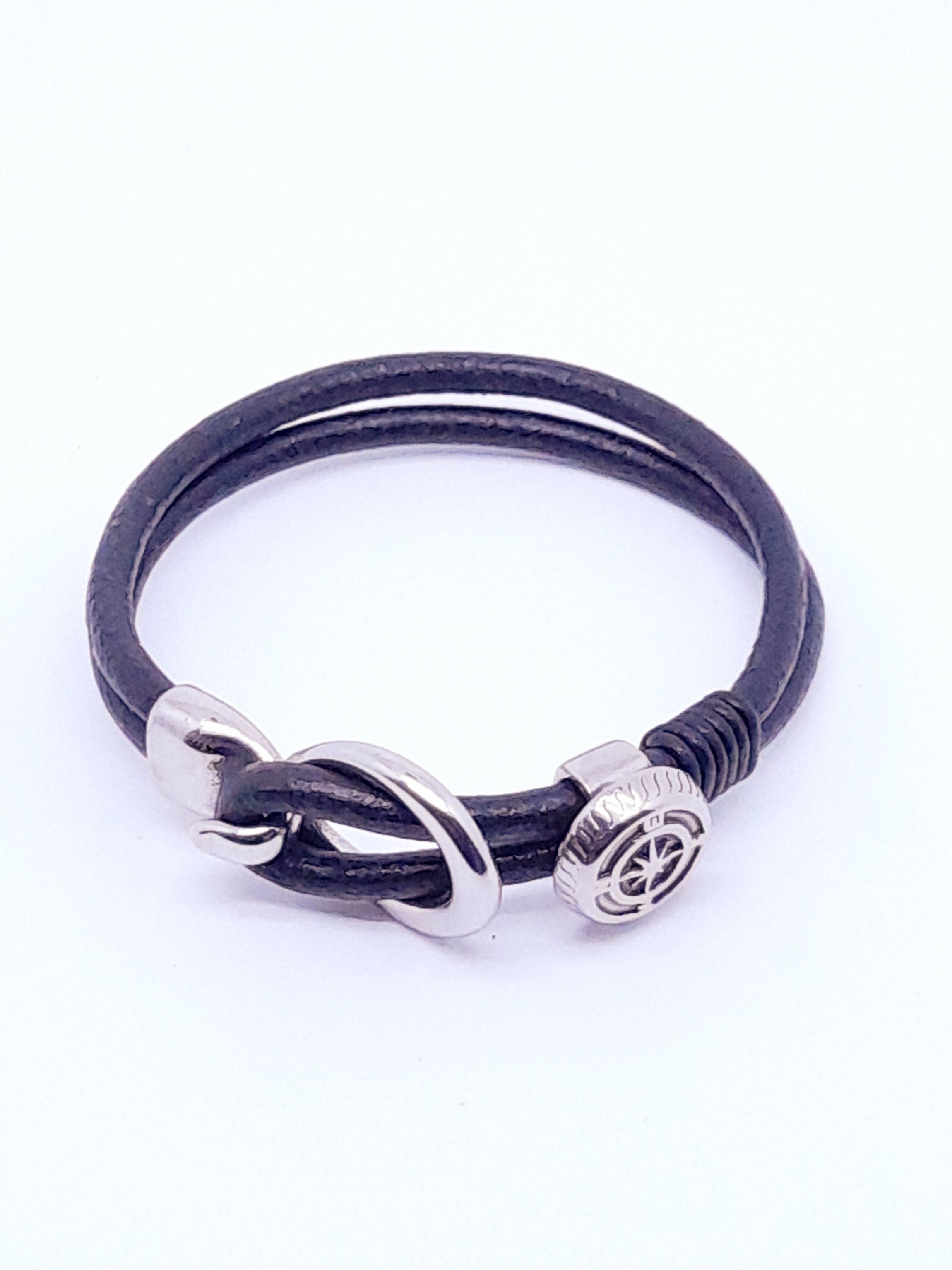 marenostrum créations – Großhandel Armband mit Charms/Anhängern – Lederarmband mit Schnalle und Knopf aus Edelstahl2