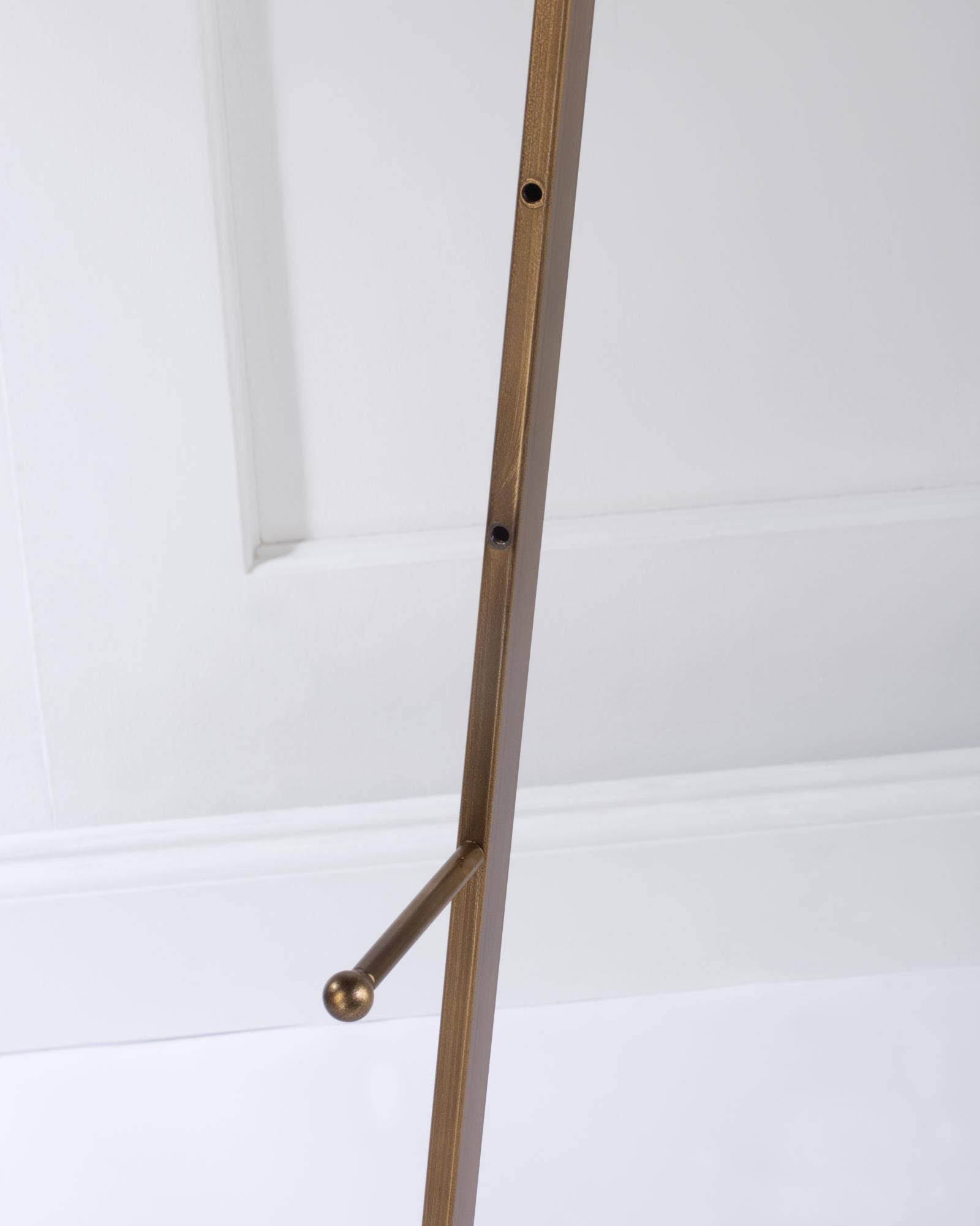 Tripar International - Wholesale Easel - Triangle Folding Metal Easel6