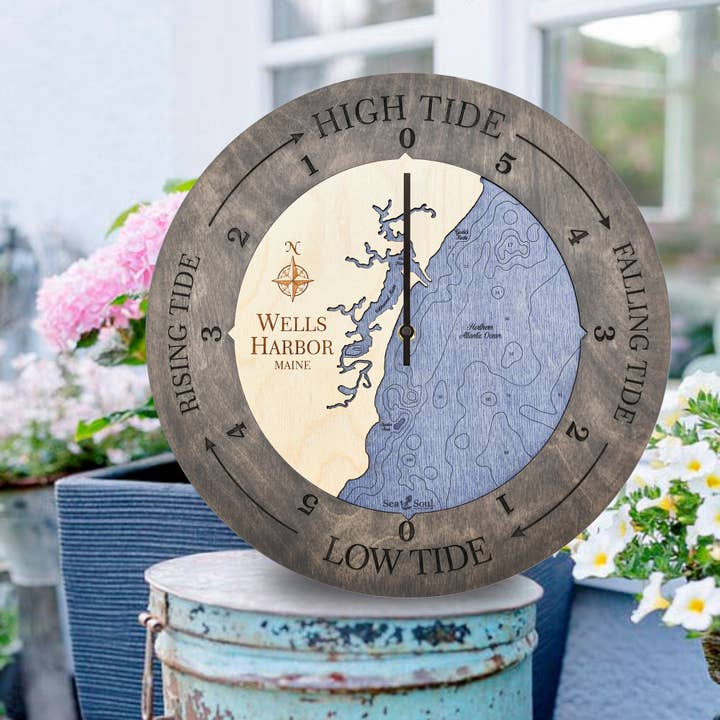 Wells Harbor Getijdenklok Nautische Houten Kaart - 2 Maten voor wholesale door Sea & Soul Nautical Chart Art