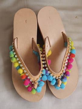 Compensées - Sandales à Pompons en Cuir à Talons Hauts - "Nicole" pour la vente par SIBYLLADELPHICA