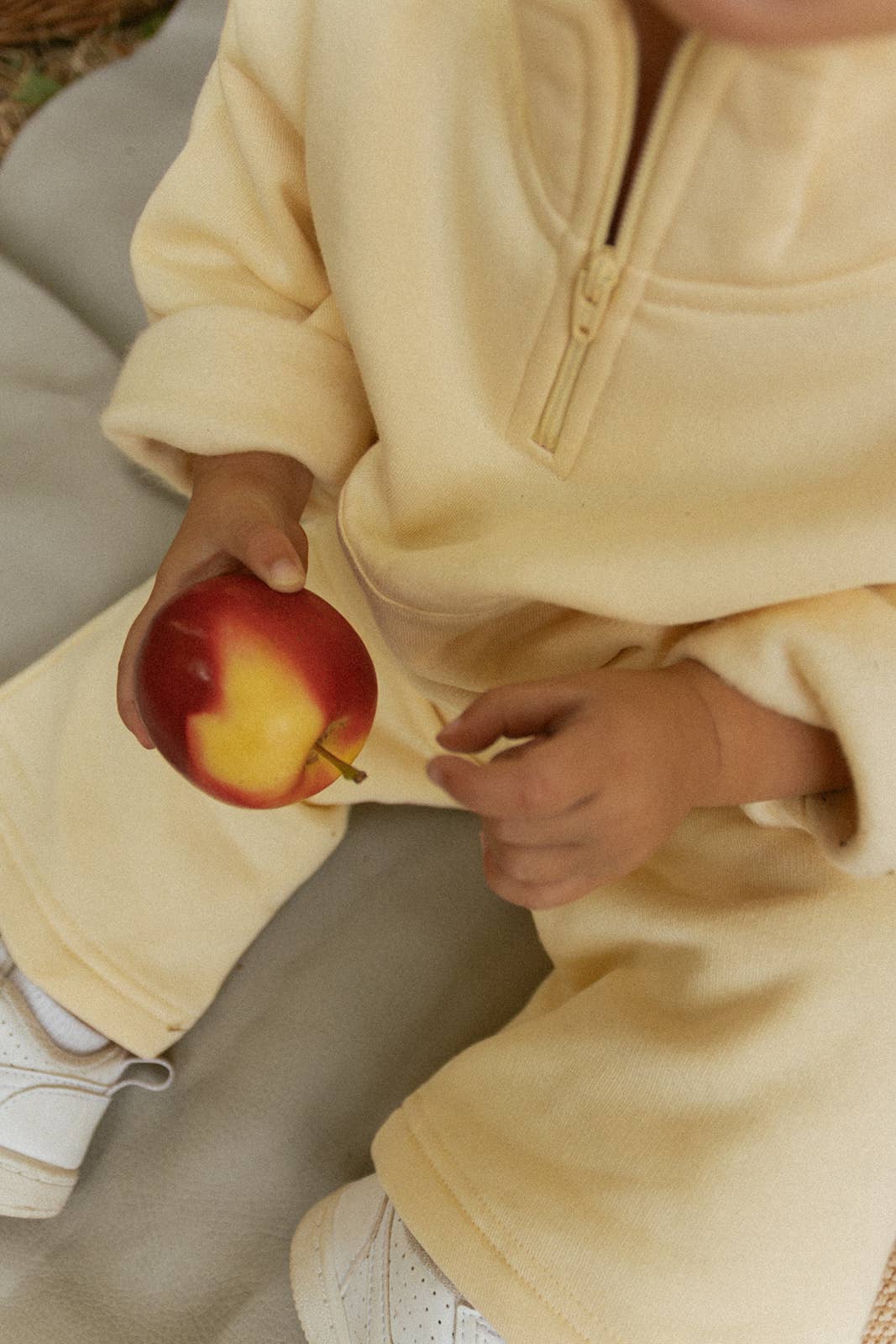 Winnie + Crew - Vente Ensemble haut et pantalon – bébé - Ensemble quart de zip pour tout-petit en vanille2