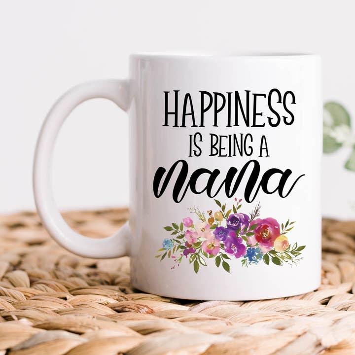 Tazza da caffè con scritta «Happiness Is Being A Nana» per la vendita all'ingrosso da parte di Hm Mugs