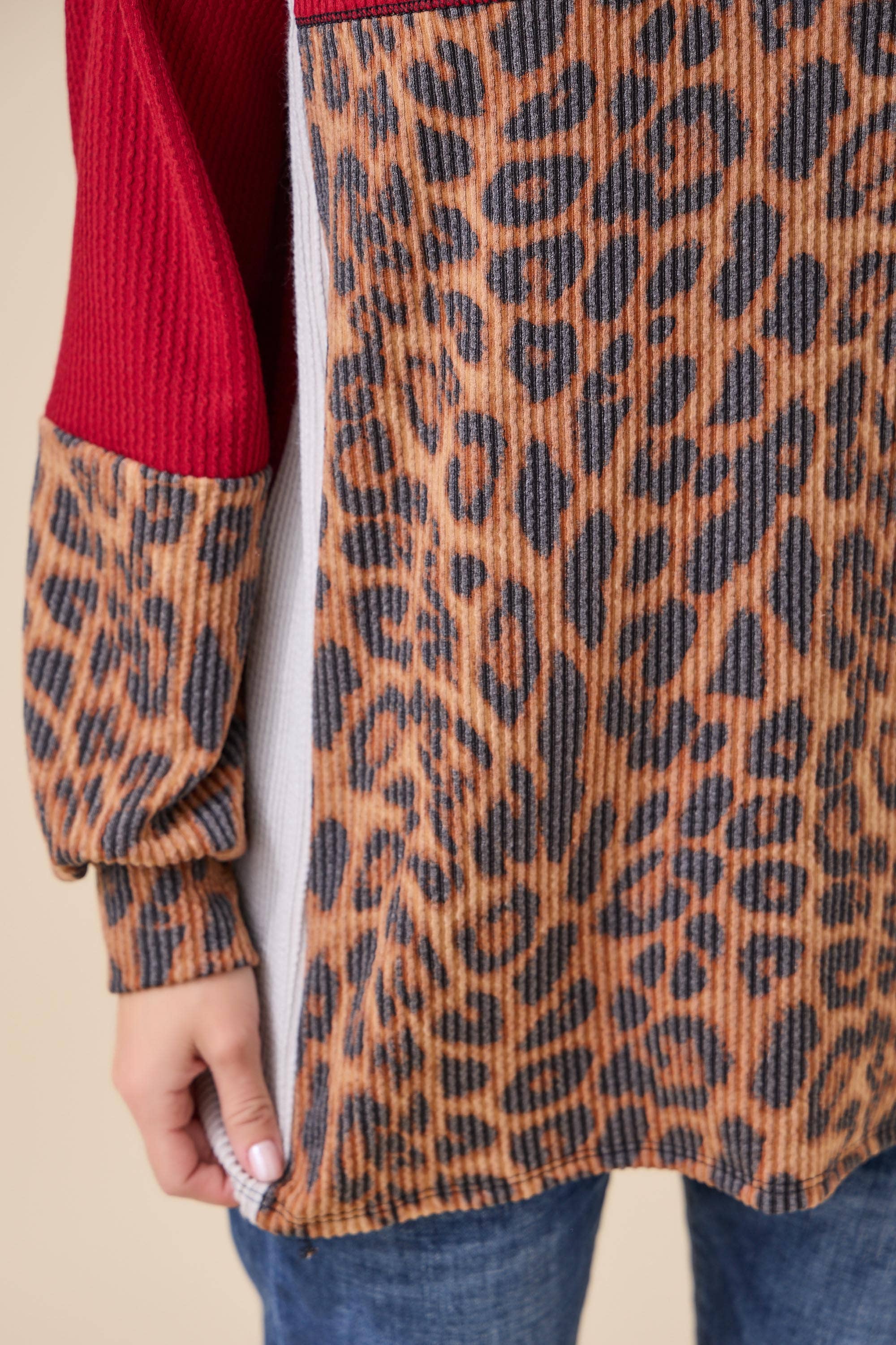 Celeste Clothing - Wholesale Knit Top - Women's - WOMEN'S RIB COLOR BLOCK ANIMAL PRINT LONG SLEEVE TOP25