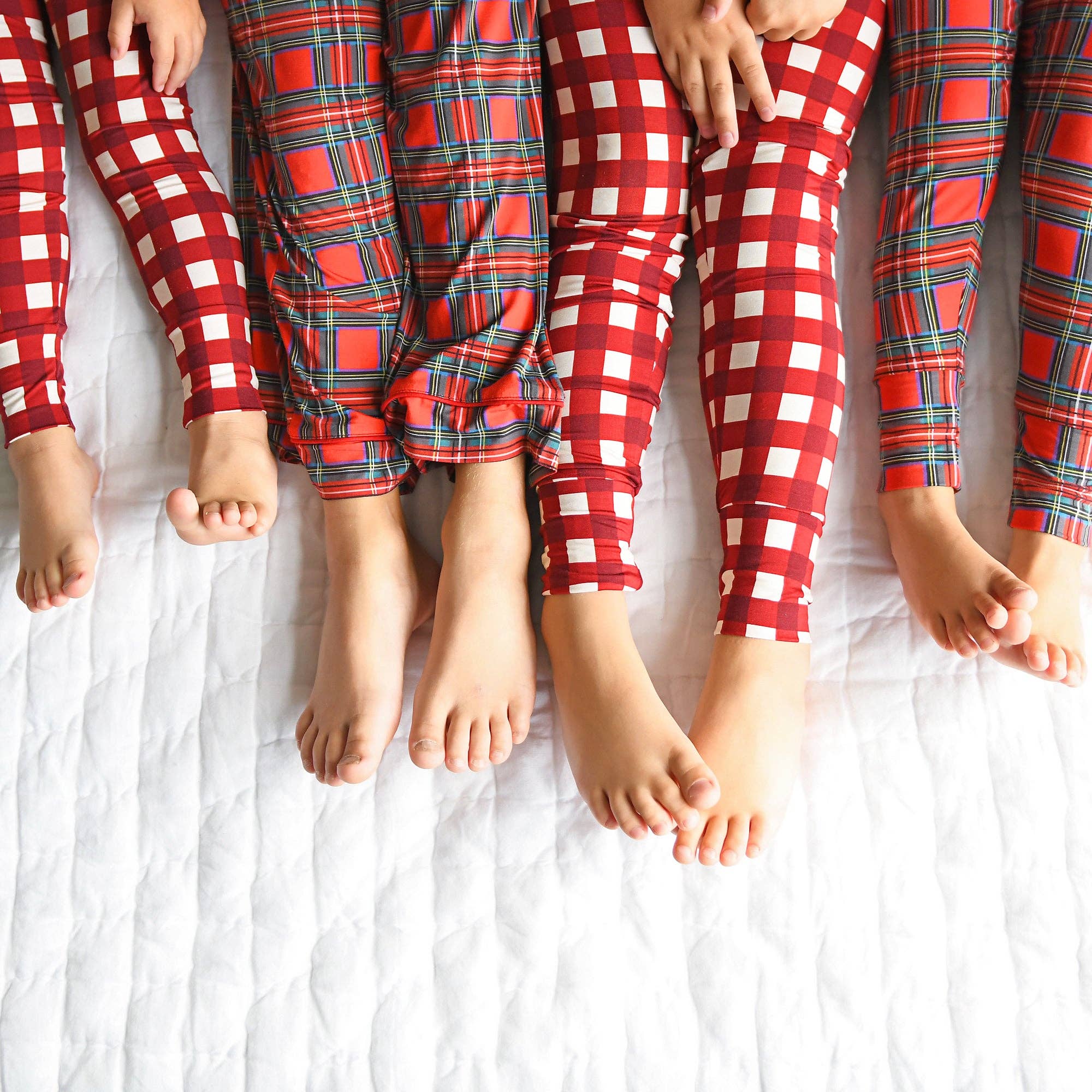 Gigi and Max – Großhandel Schlafanzug-Set – Kinder – Emery Kariertes ZWEITEILIGES Passendes Weihnachts-Pyjama-Set für Kleinkinder3