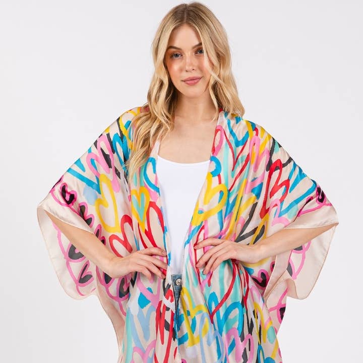 Kimono à motif de cœurs multicolores pour la vente par Collections by Fame Accessories