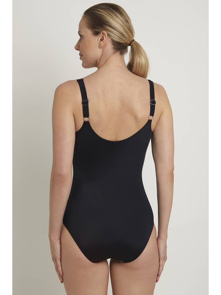 Docor, S.L. - Wholesale One Piece Swimsuit - Women's - Women's sports swimsuit DOCOR 659101.6451