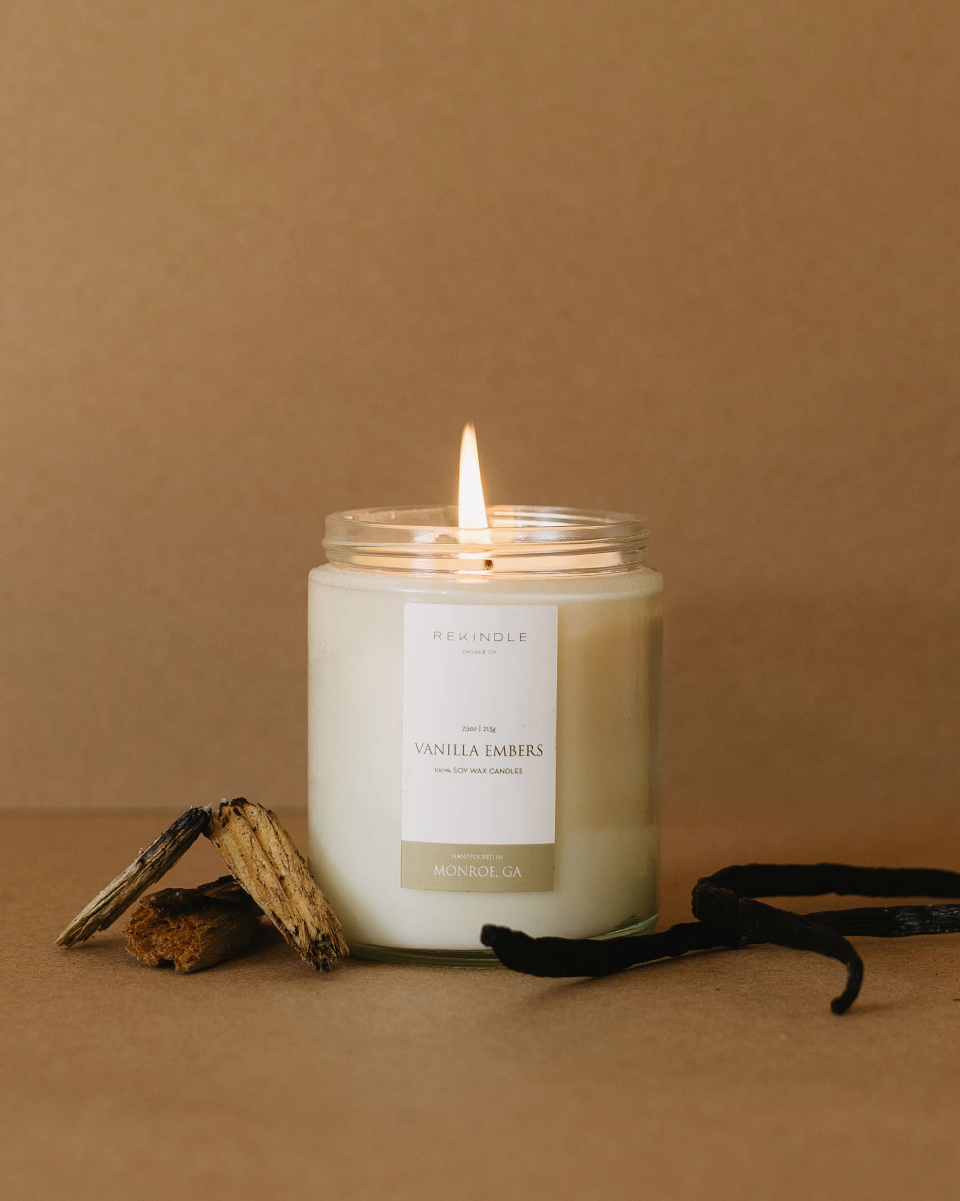 Rekindle Candle Co - Vente Bougie en bocal - Bougie en cire de soja à la vanille et aux braises (Arrêtée)3