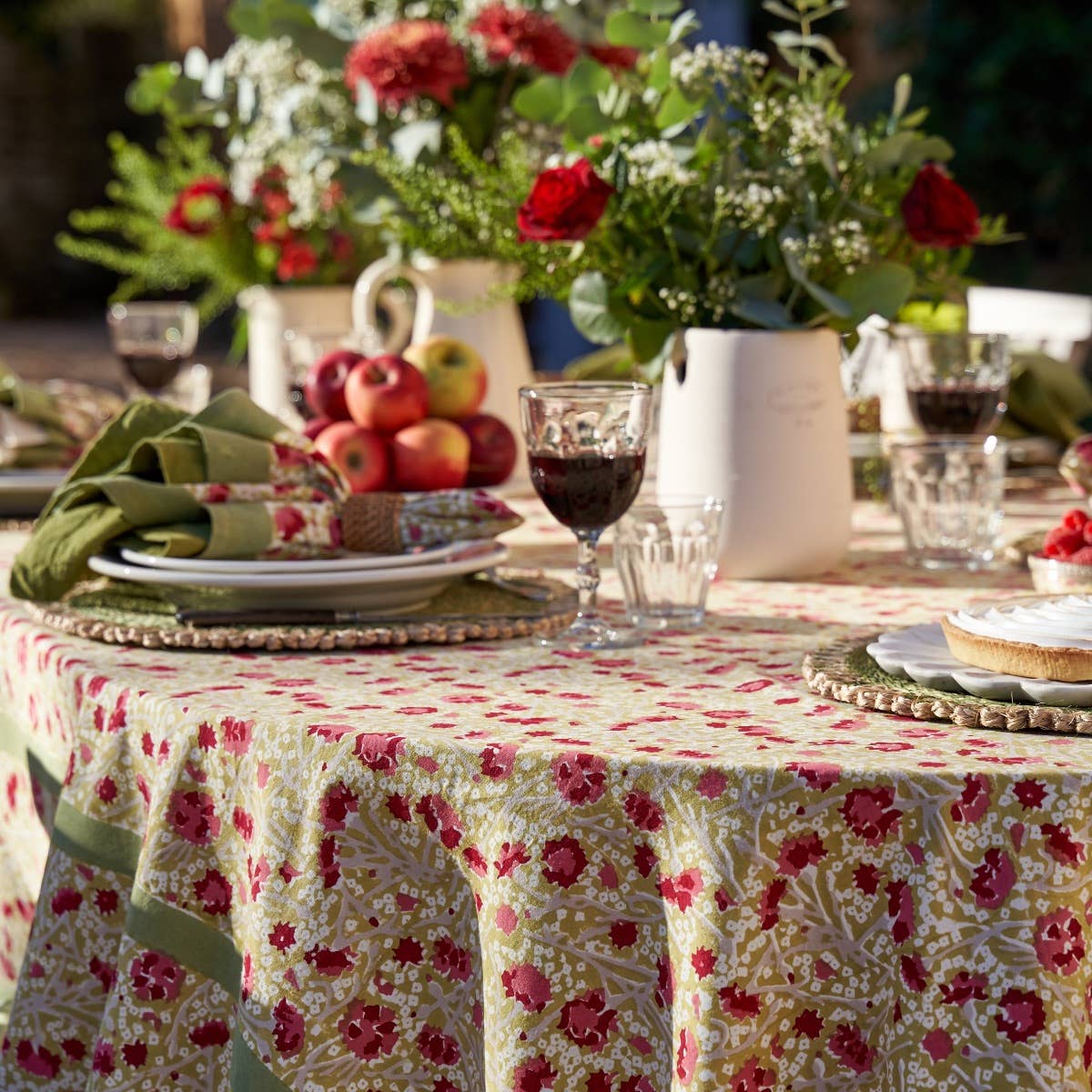 Couleur Nature - Wholesale Tablecloth - Meadows Red & Green Tablecloth6