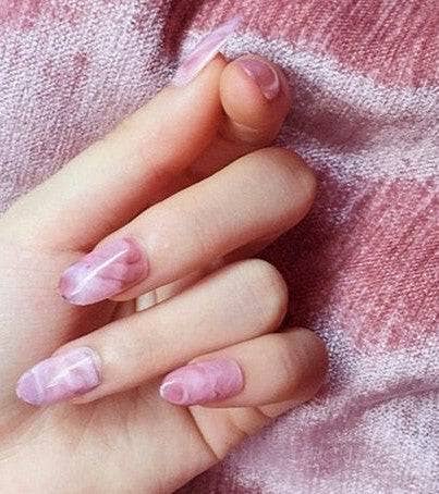 Rosa Kit Unghie Finte Rosa Lucido Ovale Effetto Marmo in vendita all'ingrosso su Faire1