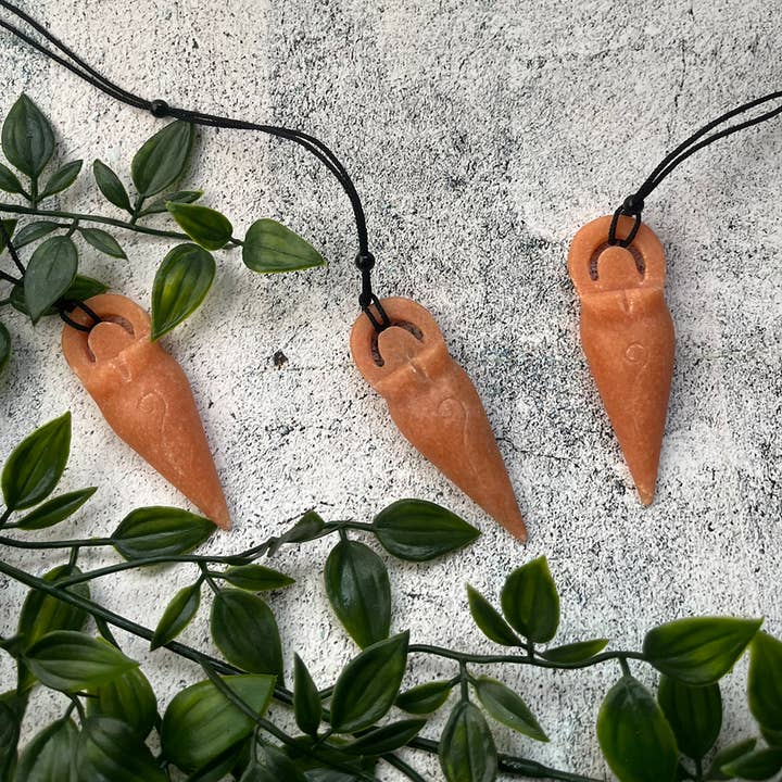 VIE - Wholesale Pendant/Charm Necklace - Mother Earth Goddess Pendant, 8x3cm