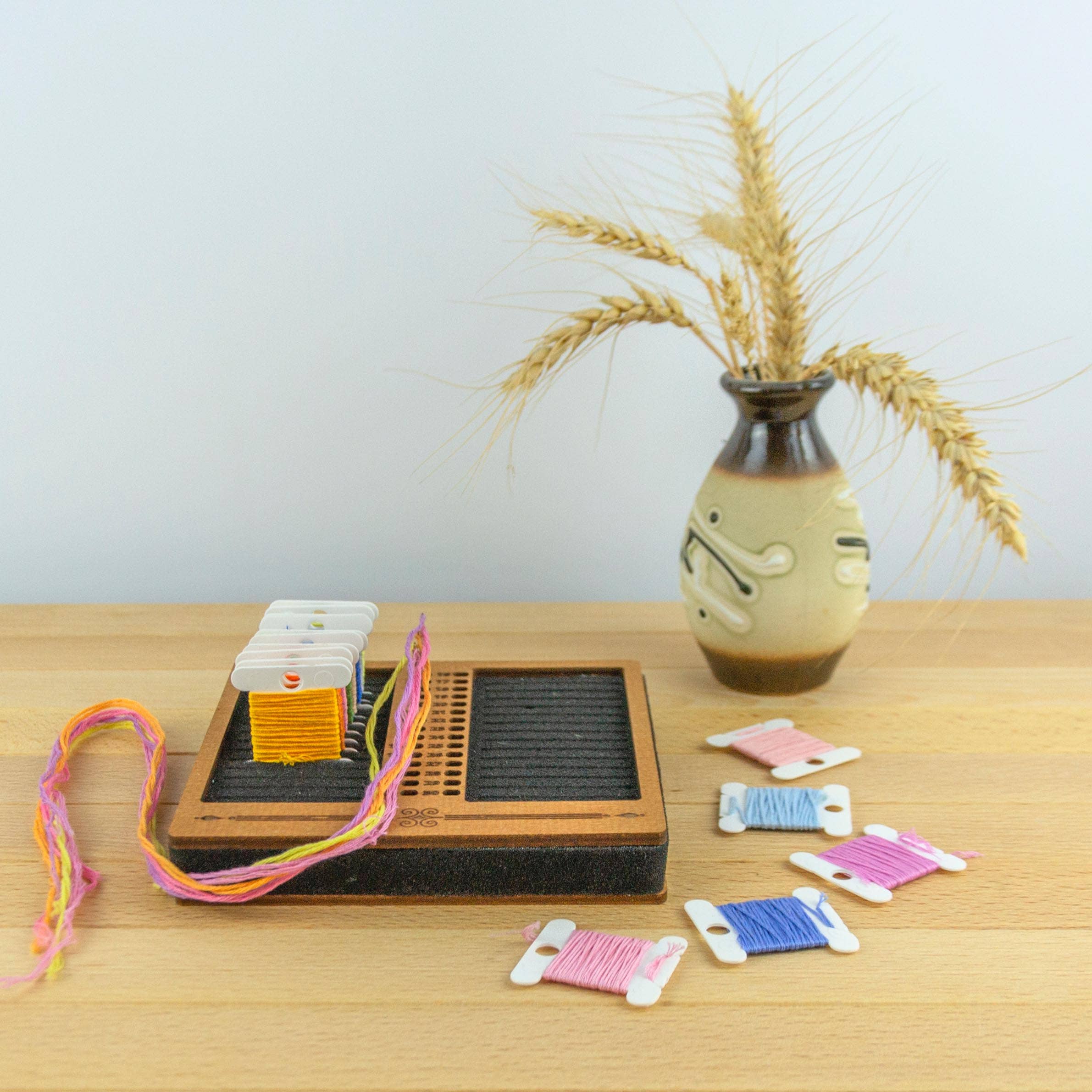 Embroidery craft - Wholesale Embroidery/Cross Stitch Supplies - PB-023-img-4 Foam stand for plastic bobbins (spools) thickness 1mm with holes for needles0