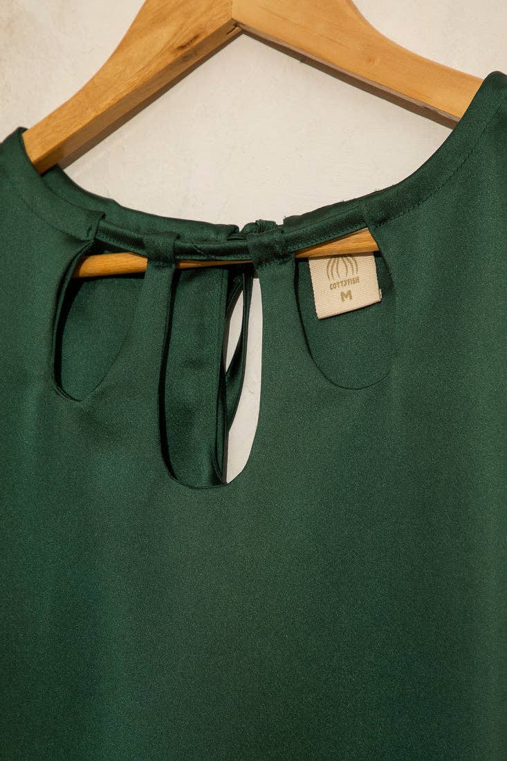 Cottyfish - Vendita all'ingrosso Vestito - Donna - Vestito verde in raso con tagli sul davanti e sul retro2