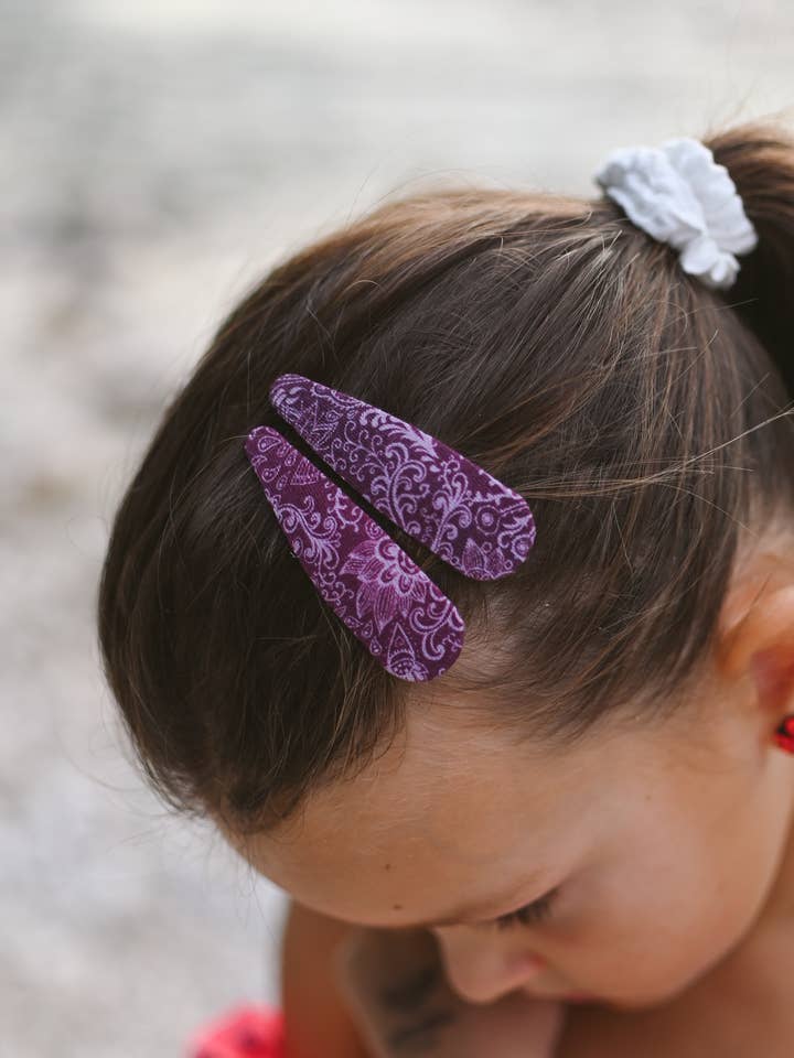 Set de 2 pinzas tribales moradas para venta al por mayor de Lanika Atelier, Nika Korošec s.p.