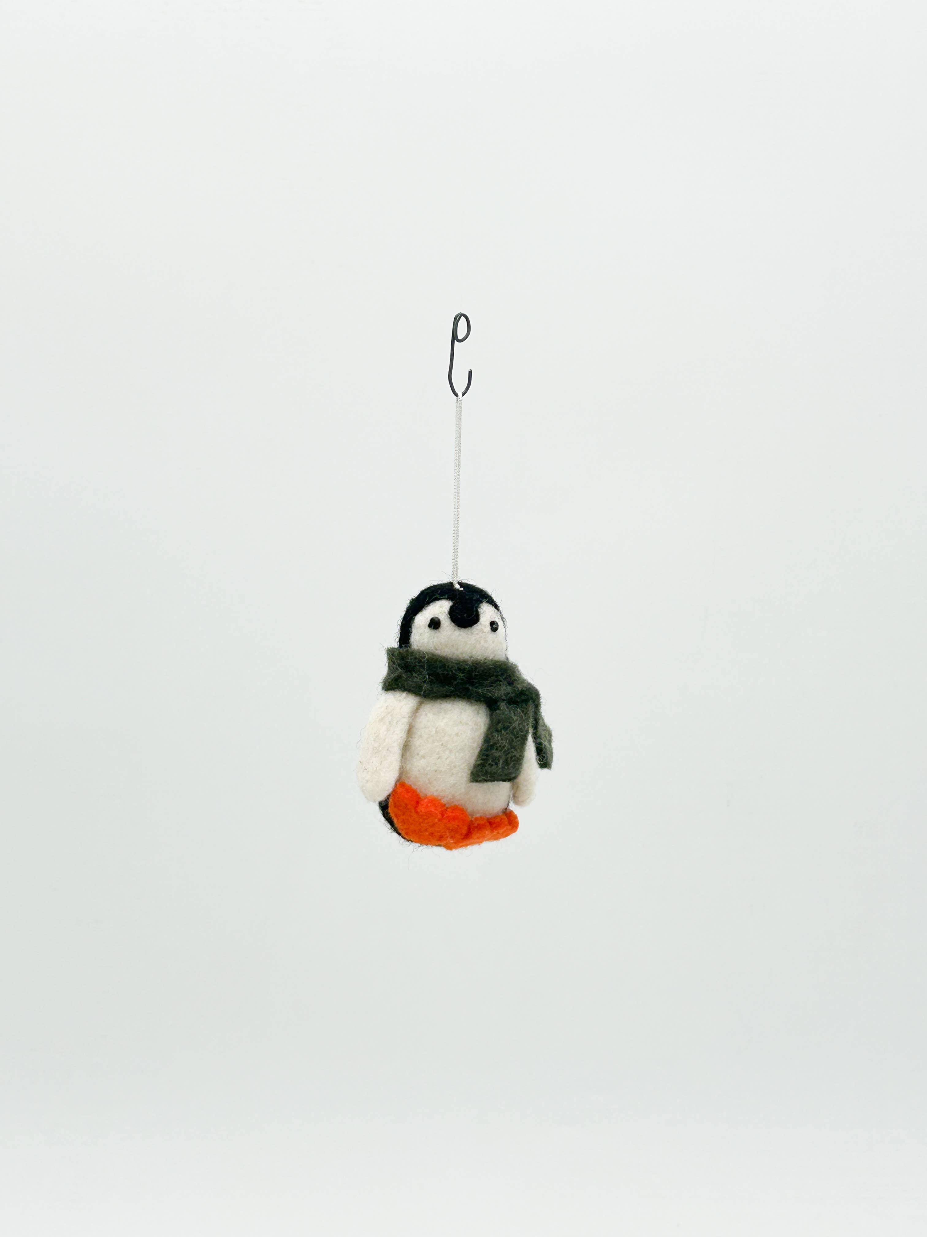 Kalid Christmas - Wholesale Ornament Set - Hanging Penguins with Scarf - FE382
