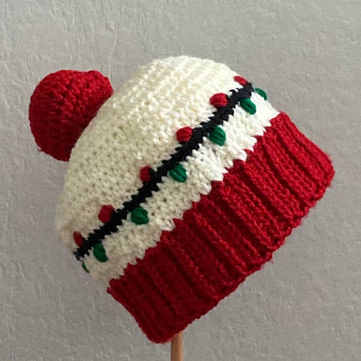 Tuque Holiday Lights pour la vente par Just for Moppets