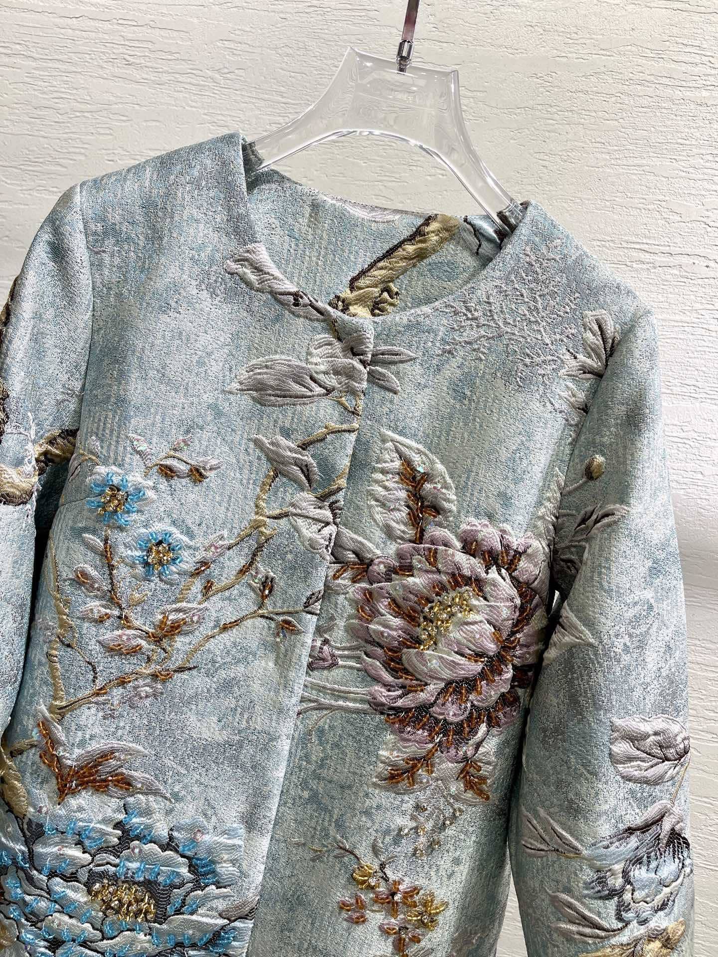 Productseeker - Vente Robe – femme - Coupe-vent fleuri à perles CT102Y avec charme à col rond15