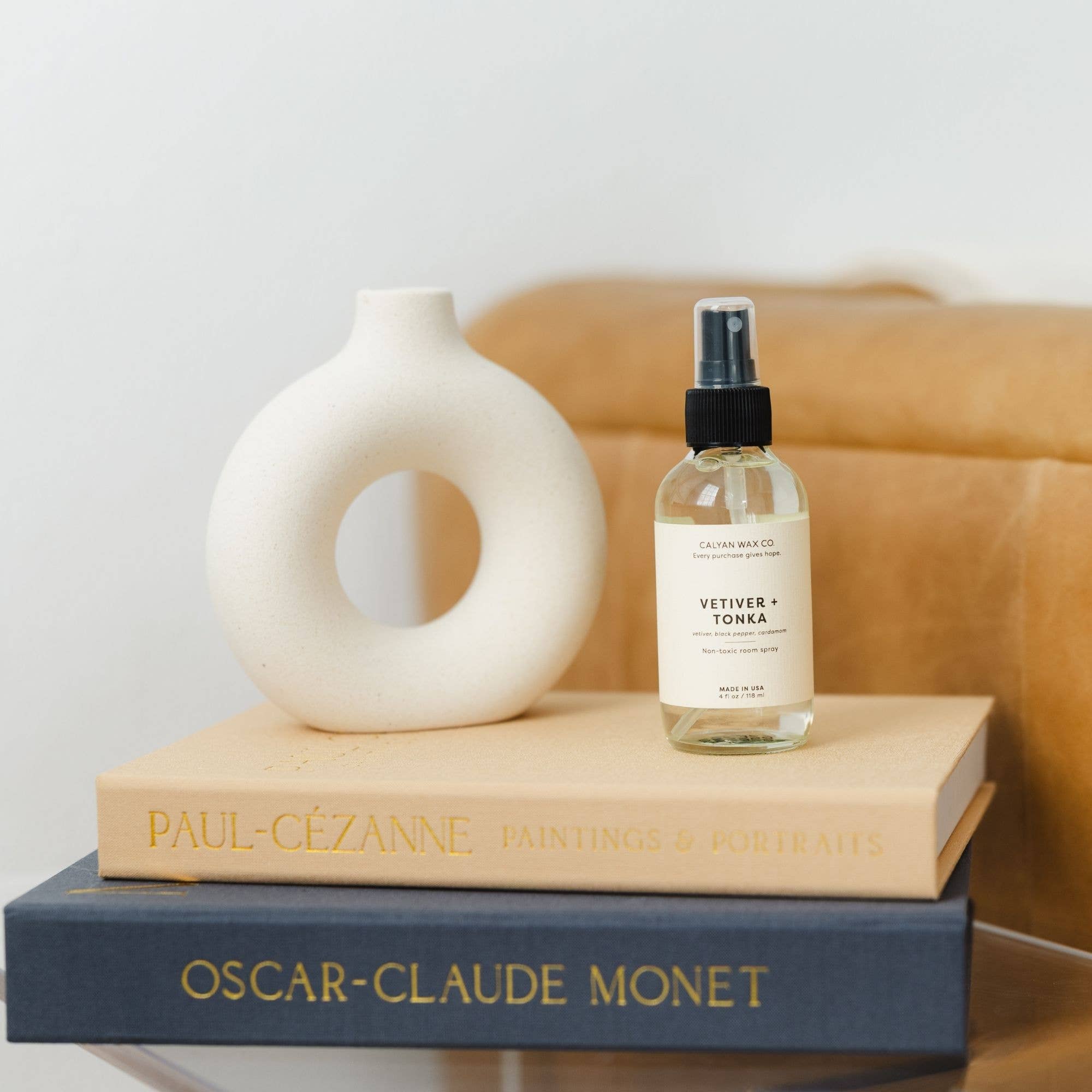 Calyan Wax Co. - Vente Vaporisateurs d'ambiance et de linge - Vétiver + Tonka - Spray d'ambiance2