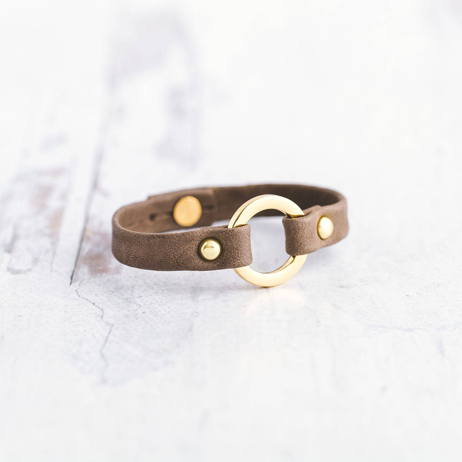 Giving Bracelets - Vente Bracelet jonc - Bracelet en cuir One Love - Doré8