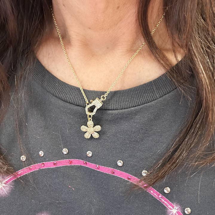 Love, Lisa - Venta al por mayor Collares con colgantes/abalorios - Collar Rachael con cierre mini pavé1