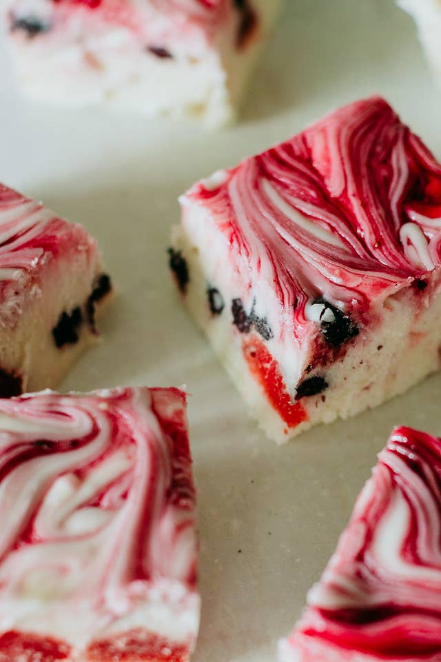 That Fudge Place - Wholesale Fudge - Triple Berry Cheesecake Fudge 8oz2